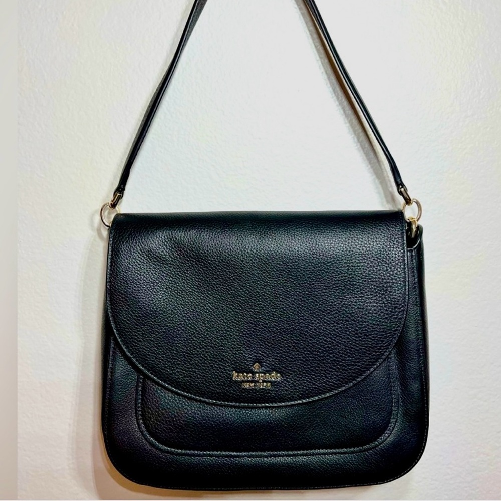 KATE SPADE Black Leather Shoulder
Or Crossbody Bag -Like New! Medium Flap Gold